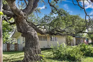 105 Hale St, Fredericksburg, TX 78624 - Photo 28