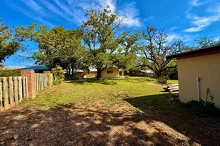 105 Hale St, Fredericksburg, TX 78624 - Photo 34
