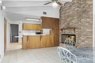 105 Hale St, Fredericksburg, TX 78624 - Photo 10