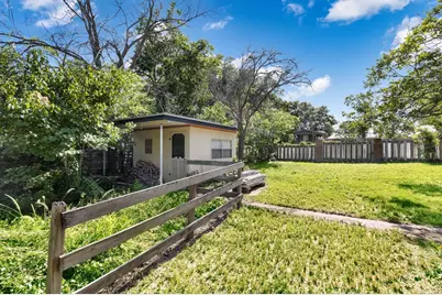 105 Hale St, Fredericksburg, TX 78624 - Photo 26