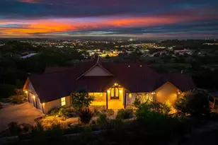 400 Peggy St, Kerrville, TX 78028 - Photo 1