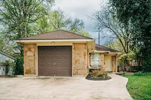 203 S Creek St, Fredericksburg, TX 78624 - Photo 1