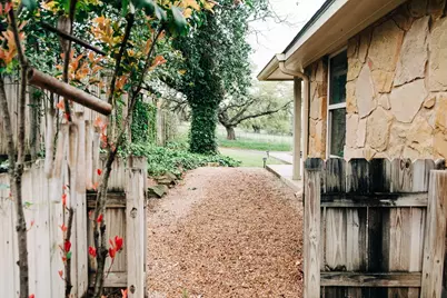 203 S Creek St, Fredericksburg, TX 78624 - Photo 46