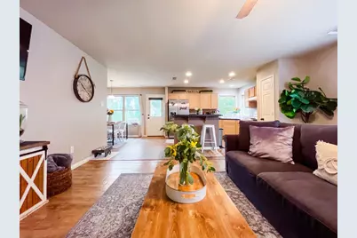 203 S Creek St, Fredericksburg, TX 78624 - Photo 10