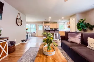 203 S Creek St, Fredericksburg, TX 78624 - Photo 10