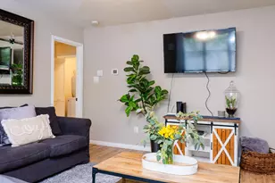 203 S Creek St, Fredericksburg, TX 78624 - Photo 54