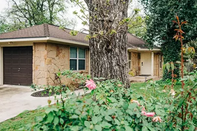 203 S Creek St, Fredericksburg, TX 78624 - Photo 72