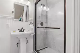 510 S Olive St, Fredericksburg, TX 78624 - Photo 14