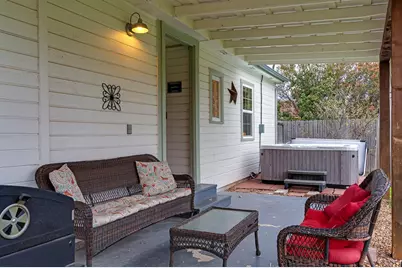 510 S Olive St, Fredericksburg, TX 78624 - Photo 6