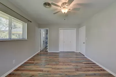 302 Frederick Rd, Fredericksburg, TX 78624 - Photo 34