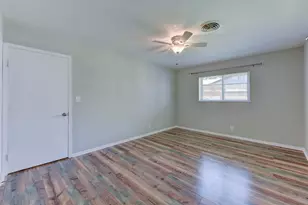 302 Frederick Rd, Fredericksburg, TX 78624 - Photo 32