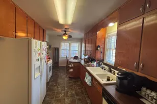 603 Fulton St, Fredericksburg, TX 78624 - Photo 6