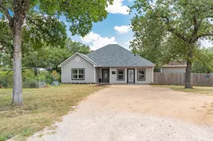118 E Dawn Dr, Johnson City, TX 78636 - Photo 2