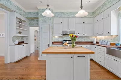 308 E Travis St, Fredericksburg, TX 78624 - Photo 10