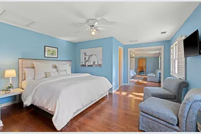 308 E Travis St, Fredericksburg, TX 78624 - Photo 16