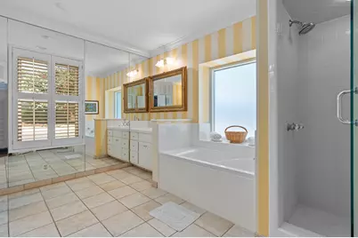 308 E Travis St, Fredericksburg, TX 78624 - Photo 16