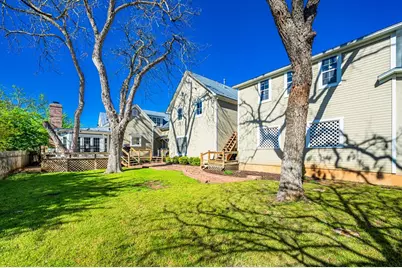 308 E Travis St, Fredericksburg, TX 78624 - Photo 32