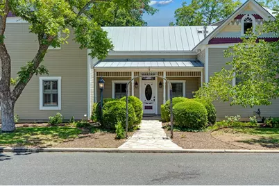 308 E Travis St, Fredericksburg, TX 78624 - Photo 34