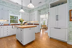 308 E Travis St, Fredericksburg, TX 78624 - Photo 12