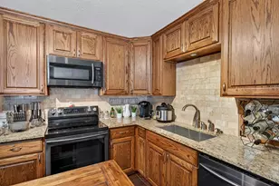 404 Freestone Dr, Euless, TX 76039 - Photo 10