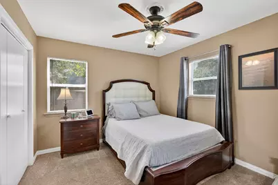 404 Freestone Dr, Euless, TX 76039 - Photo 12