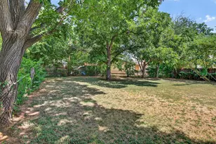 404 Freestone Dr, Euless, TX 76039 - Photo 16