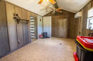 412 Sky Harbor Rd, Mountain Home, TX 78058 - Photo 8