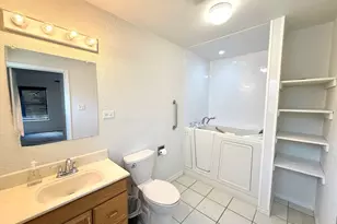 613 N Harper St, Kerrville, TX 78028 - Photo 10