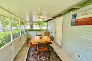 613 N Harper St, Kerrville, TX 78028 - Photo 8