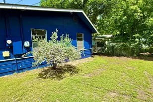 613 N Harper St, Kerrville, TX 78028 - Photo 2