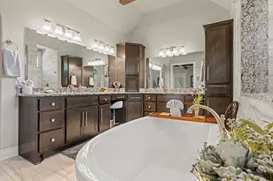 201 Mystic Oaks Trl, Fredericksburg, TX 78624 - Photo 10