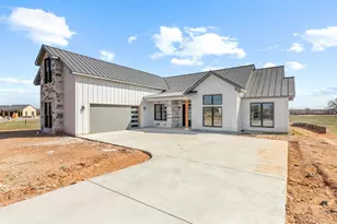 517 Interlaken St, Fredericksburg, TX 78624 - Photo 1