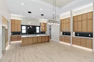 517 Interlaken St, Fredericksburg, TX 78624 - Photo 6