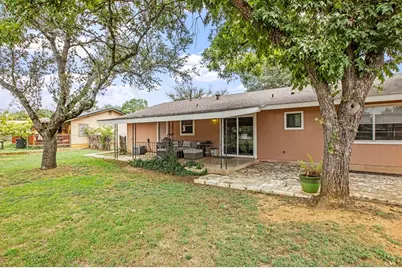 604 N Bowie, Fredericksburg, TX 78624 - Photo 22