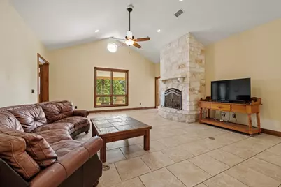 1282 Vintage Oaks Dr, Fredericksburg, TX 78624 - Photo 4