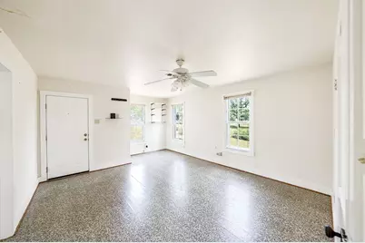 201 Highway St, Fredericksburg, TX 78624 - Photo 6