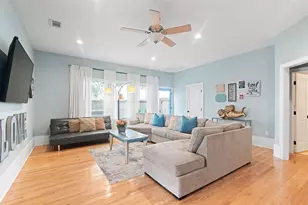 901 N Llano St, Fredericksburg, TX 78624 - Photo 6