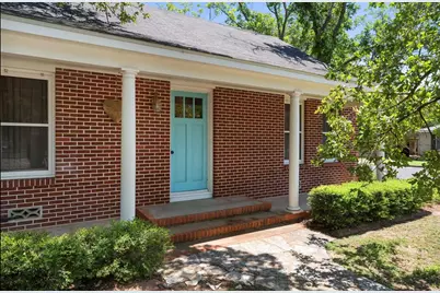 901 N Llano St, Fredericksburg, TX 78624 - Photo 2