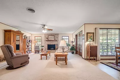 205 Crestwood Dr, Fredericksburg, TX 78624 - Photo 4