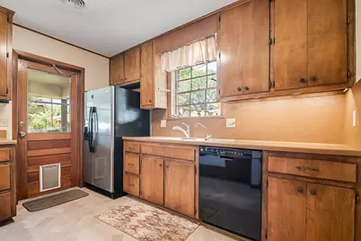 205 Crestwood Dr, Fredericksburg, TX 78624 - Photo 8