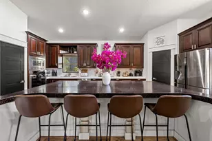 907 W Travis St, Fredericksburg, TX 78624 - Photo 14