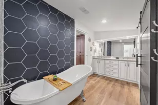 907 W Travis St, Fredericksburg, TX 78624 - Photo 24