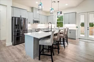 105 Parlin Ln, Fredericksburg, TX 78624 - Photo 6