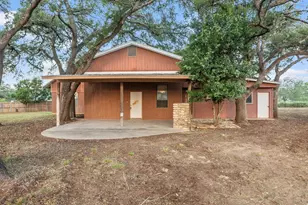 604 N Cherry St, Fredericksburg, TX 78624 - Photo 14