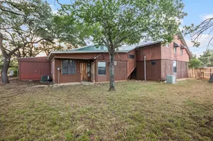 604 N Cherry St, Fredericksburg, TX 78624 - Photo 20