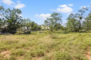 604 N Cherry St, Fredericksburg, TX 78624 - Photo 8