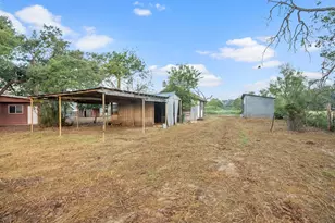 604 N Cherry St, Fredericksburg, TX 78624 - Photo 16