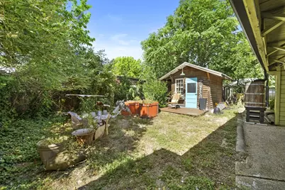 825 Myrta St, Kerrville, TX 78028 - Photo 30