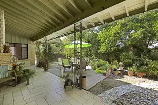 825 Myrta St, Kerrville, TX 78028 - Photo 32