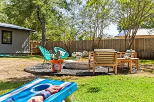 904 N Orange St, Fredericksburg, TX 78624 - Photo 34